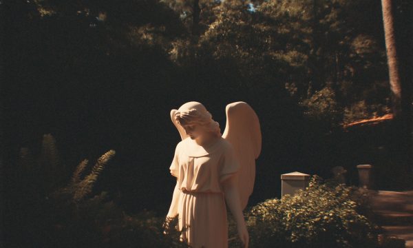 Angel Graveyard Statue in Garden Angel Graveyard Statue in Garden